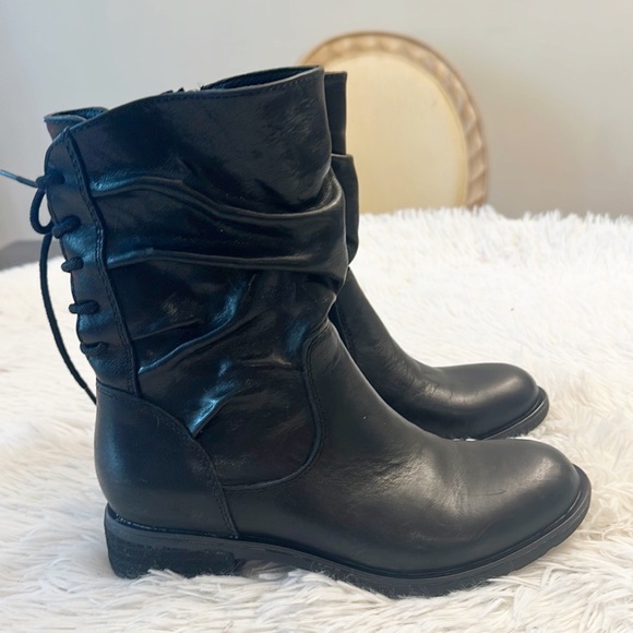 NEW $190 SOFFT Sharnell Black Leather Slouch Lace up low heel boots women size 6 - Picture 5 of 8